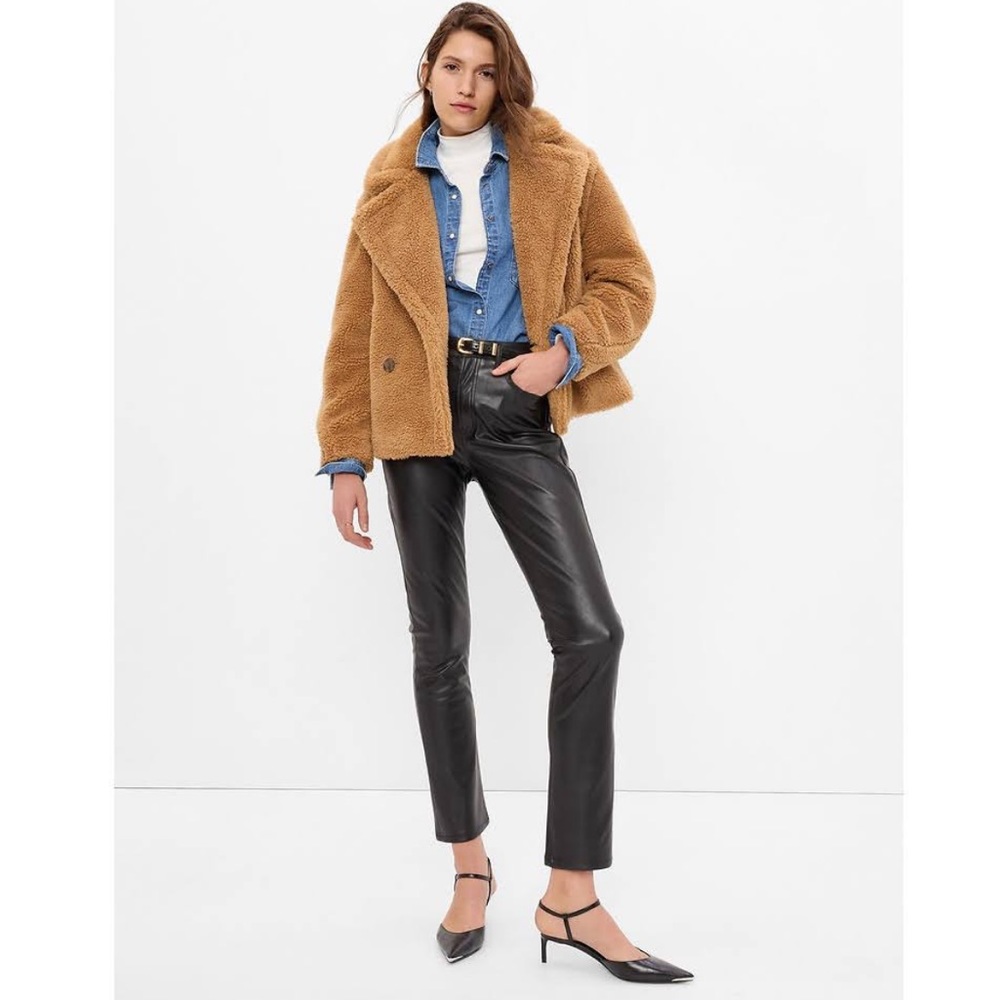 GAP Sherpa Motto jacket. Size M NWT